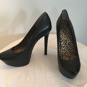 Jessica Simpson black pumps 7.5